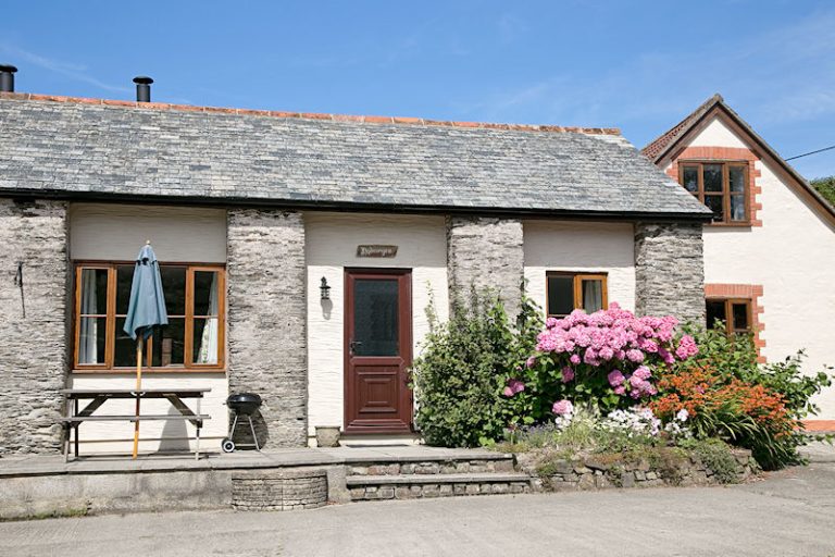 Hydrangea single storey cottage