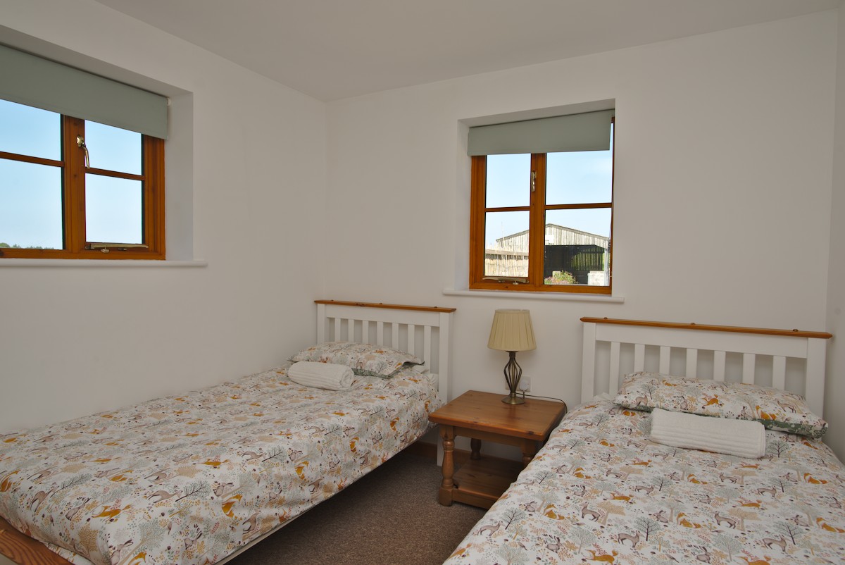 LR-Fuchsia-cottage-twin-room